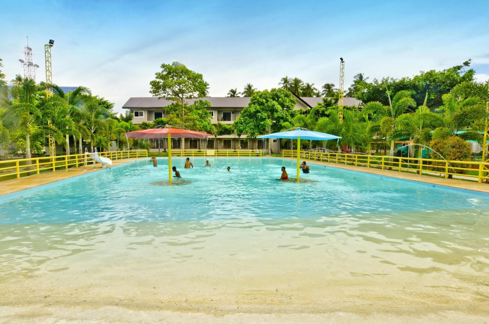 Camp Holiday Resort & Recreation Area Самал Экстерьер фото